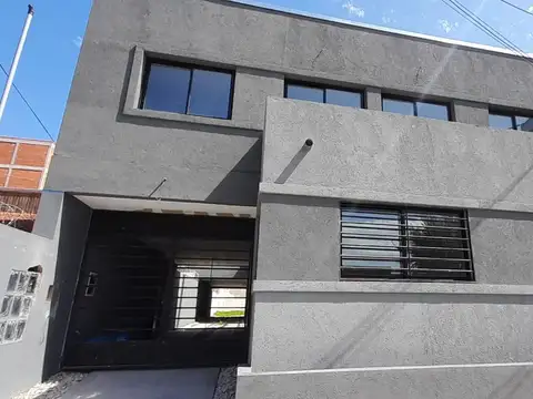 PH DE 2 AMB EN PLANTA BAJA. POSIBILIDAD DE ALQUILAR COCHERA