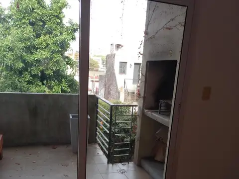 Dos ambientes en Palermo Viejo al contra frente luminoso y silencioso. Cocina con barra desayaunadora. Baño completo
