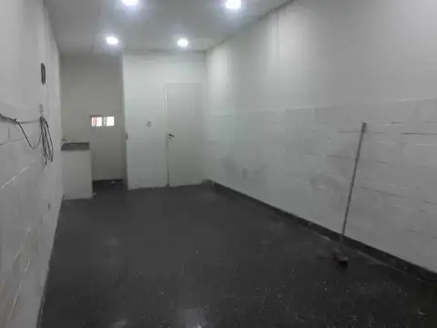 Monoambiente - Sobre av. Avellaneda.