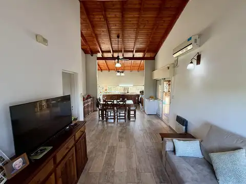 Casa 5 ambientes con 1 baño