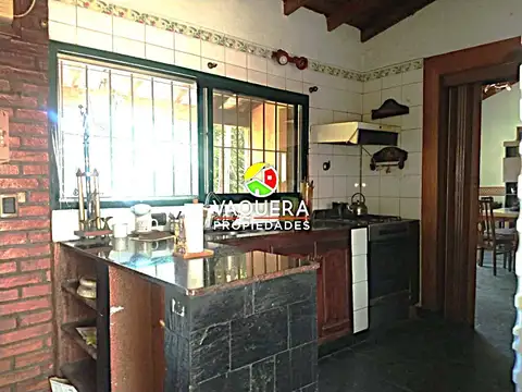 Casa 5 ambientes con 2 baños