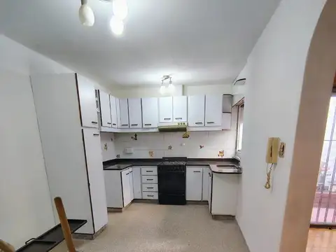 Depto Tipo Casa en Alquiler 40 años