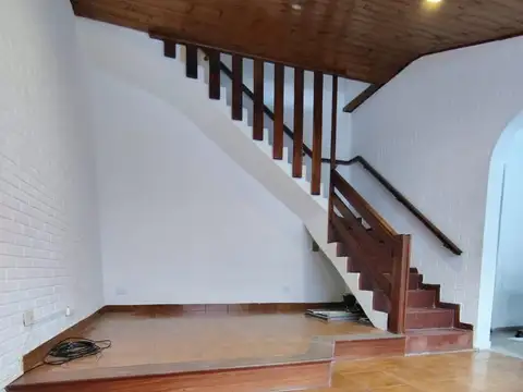 Depto Tipo Casa en Alquiler de 4 ambientes
