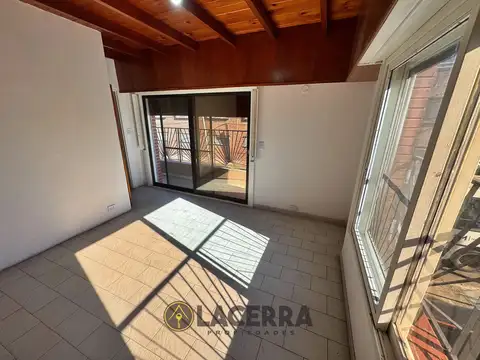 VENTA depto 2 amb con balcon Loma Hermosa