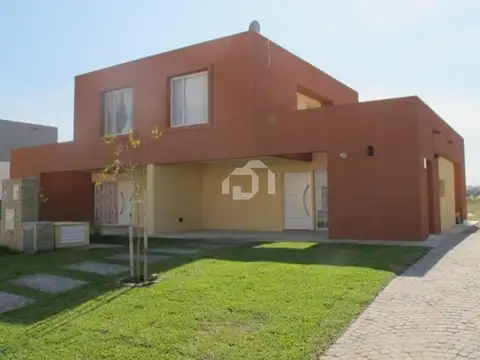 Casa  en Venta en Santa Guadalupe, Pilar del Este, Pilar