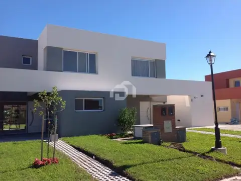 Casa  en Venta en casas de Santa Guadalupe, Casas del Este,