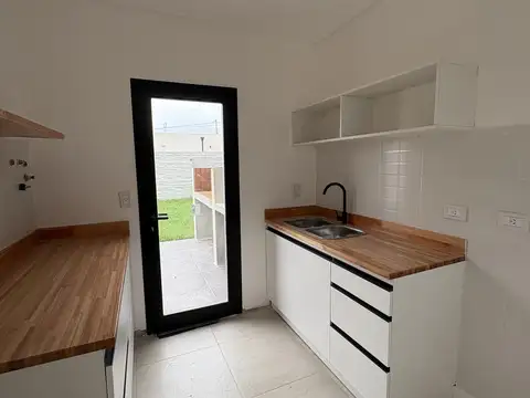 Venta casa 3 dormitorios en Rosario-Fisherton