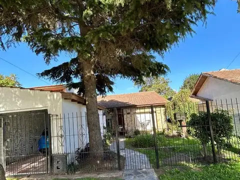 CASA 3 AMBIENTES CON QUINCHO Y COCHERA 