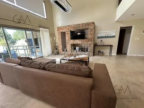 Casa 4 ambientes con 3 baños