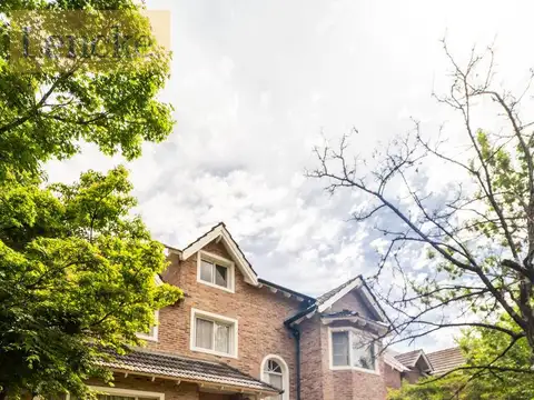 Lindisima casa en Barrio Cerrado La Escondida en venta, 4 dormitorios, pileta