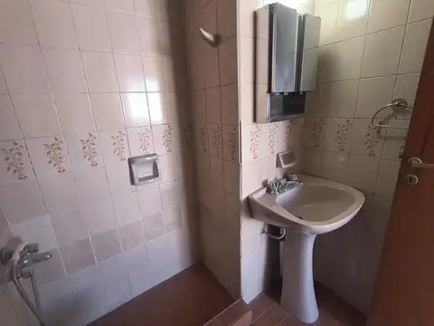 Departamento con excelente vista y balcón en alquiler