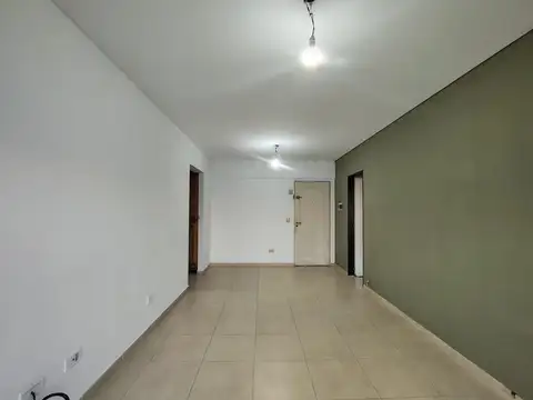 Departamento en Alquiler en Castelar Norte, $ 600.000