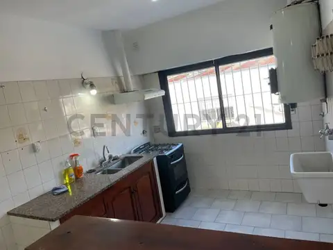 Departamento en Alquiler en Tolosa, $ 450.000