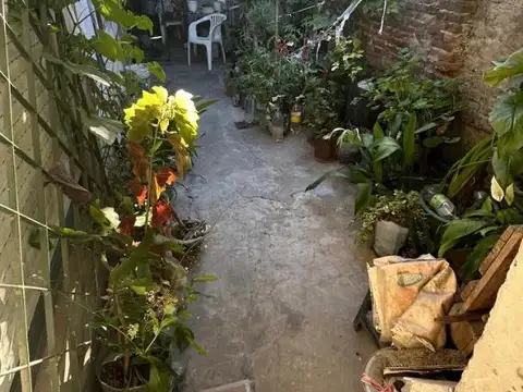 Casa 4 ambientes con 1 baño