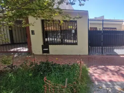 CASA EN VENTA 4 HABITACIONES, 6TA SECCIÓN, MENDOZA
