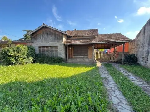 Venta casa 5 ambientes - Cruce Castelar , Moreno