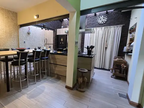 Depto Tipo Casa en Venta en Monte Castro, USD 229.000
