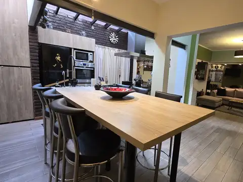 Depto Tipo Casa 4 ambientes con 3 baños