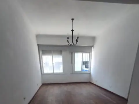 Belgrano 3 AMBIENTES PATIO - A RECICLAR tipo PH