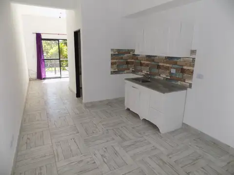 DEPARTAMENTO MONOAMBIENTE DIVIDIDO AL FRENTE CON BALCON.