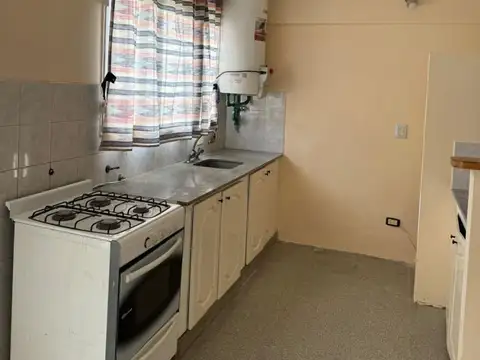 Venta de Casa 4 AMBIENTES en MIRAMAR, CALETA OLIVIA