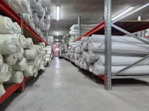 Galpon en Venta 57  mts Fondo
