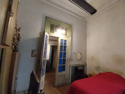 Departamento 8 ambientes con 2 baños