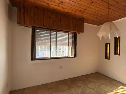 lquiler PH 2 AMB sin expensas con garage en Caseros