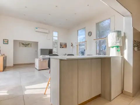 Casa 4 ambientes con 3 baños
