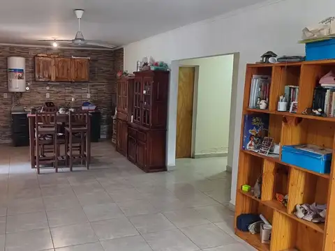 Casa 4 ambientes con 1 baño