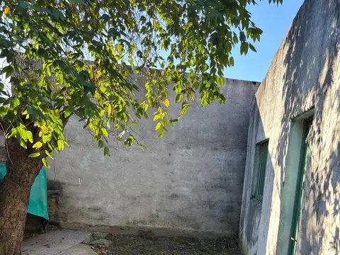 Se Vende Casa en Barrio Este