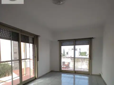 Hermoso Departamento en Caseros, a Metros de la Estación.