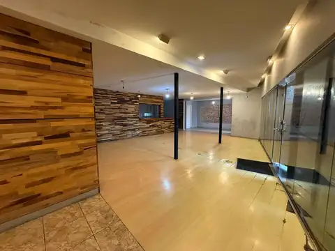 Local comercial - Av Rafael Núñez  al 5500