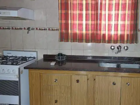 Casa 4 ambientes con 1 baño