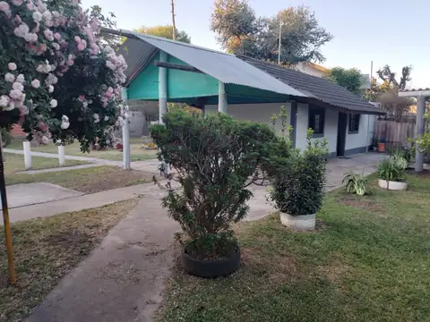 Quinta en Venta con 2 cocheras