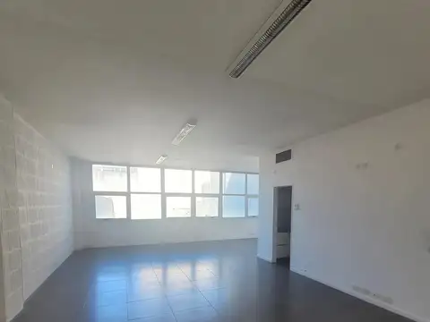 Oficina en Alquiler en Ramos Mejia, $ 890.000