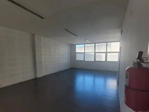 Oficina en Alquiler al Norte