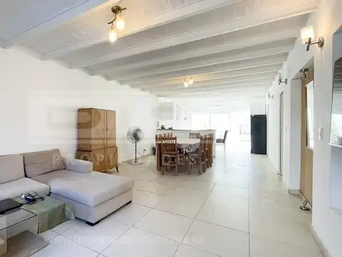 Fray Justo Santa Maria de Oro 3300 entre Ramon Castro y Acassuso