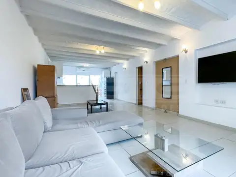 Depto Tipo Casa en Venta de 3 ambientes