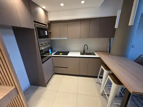 Holmberg 2100 , Piso PB