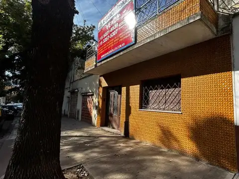 Casa 5 ambientes con 1 baño