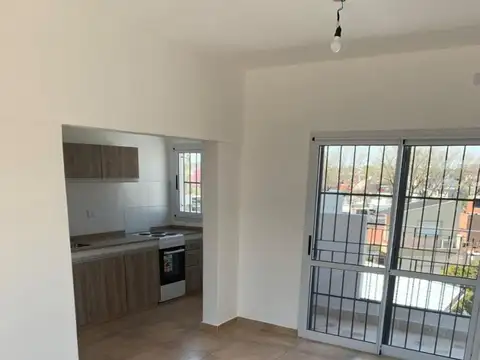 Departamento en alquiler en José León Suarez!