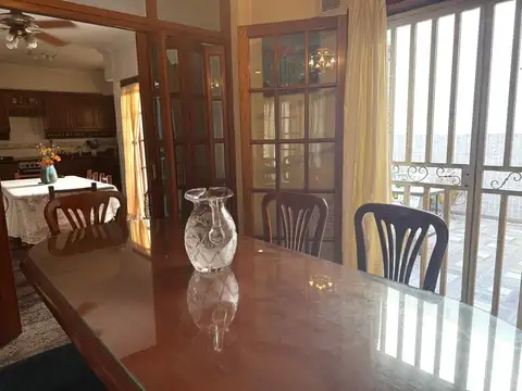 Casa 6 ambientes con 3 baños