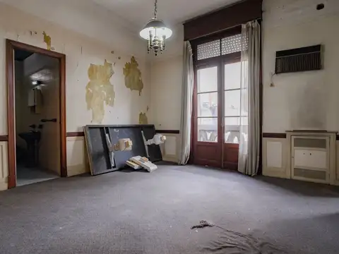 Oportunidad oficina 5 amb. 3 baños a refaccionar