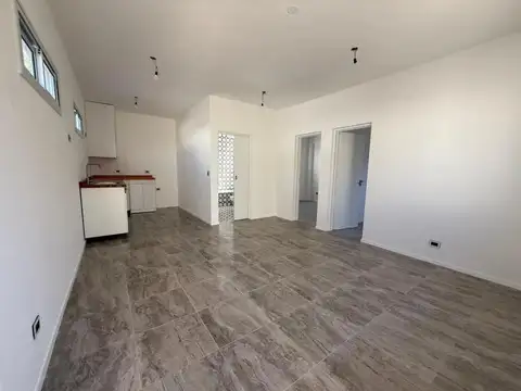 Depto Tipo Casa en Venta en Versalles, USD 105.000