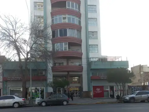 DTO. 3 AMB. EXTERNO. 100 M2 - COCHERA CUBIERTA - LA PERLA