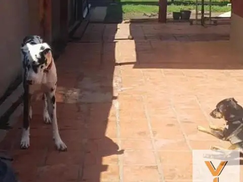 Casa en Venta - 3 Dormitorios 2 Baños - 234Mts2