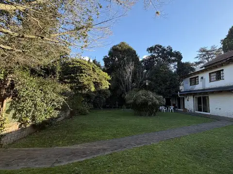 Casa en Venta con 5 cocheras