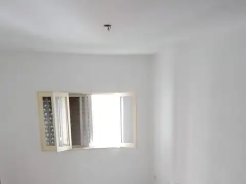 Depto Tipo Casa en Alquiler de 4 ambientes