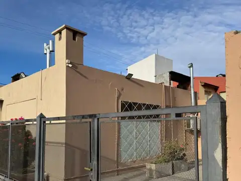 Venta de LOCAL y CASA céntrica en Caleta Olivia